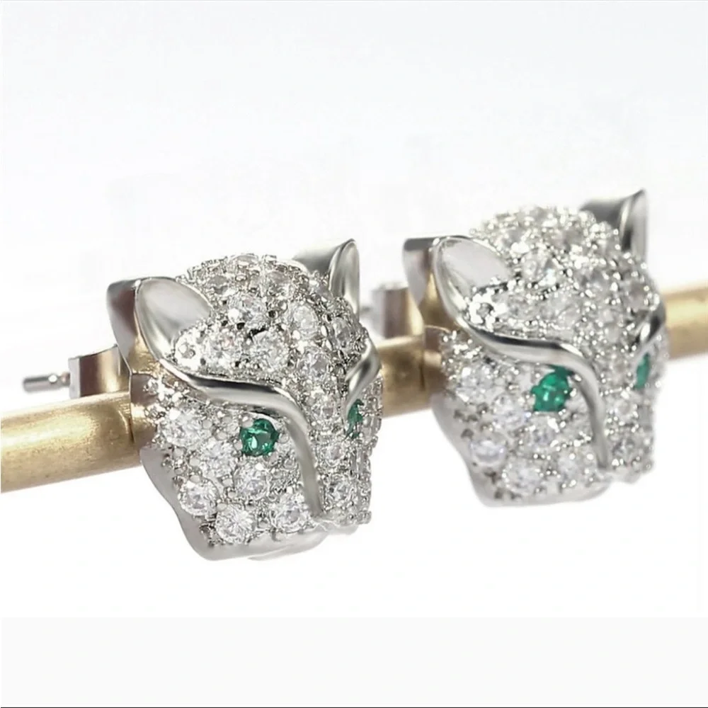 New 925 Silver Shiny Crystal Sparkling Stud Earrings for Women - Picture 10 of 10